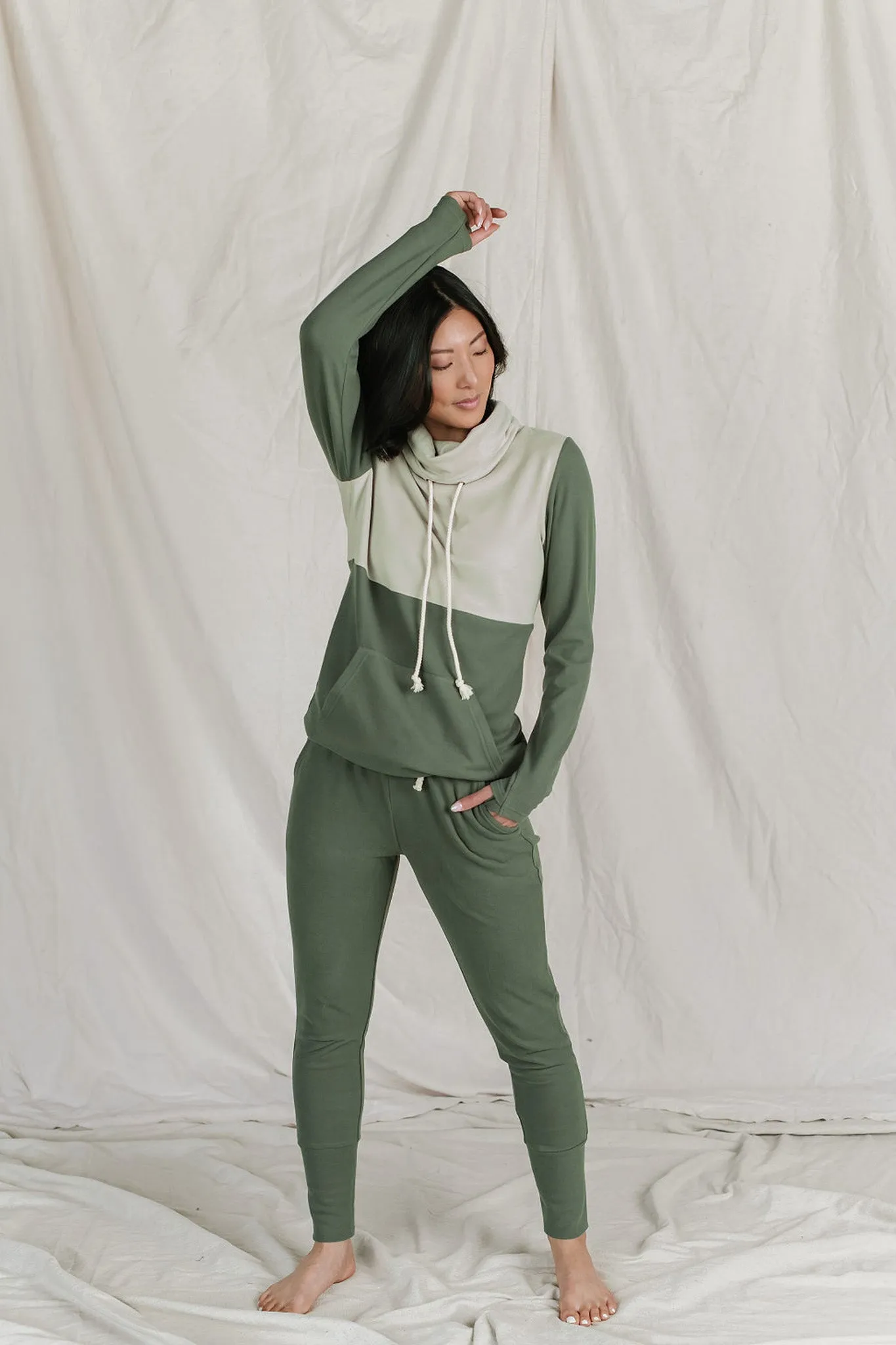 Ampersand Avenue Jogger Performance Fleece - Wanderlust