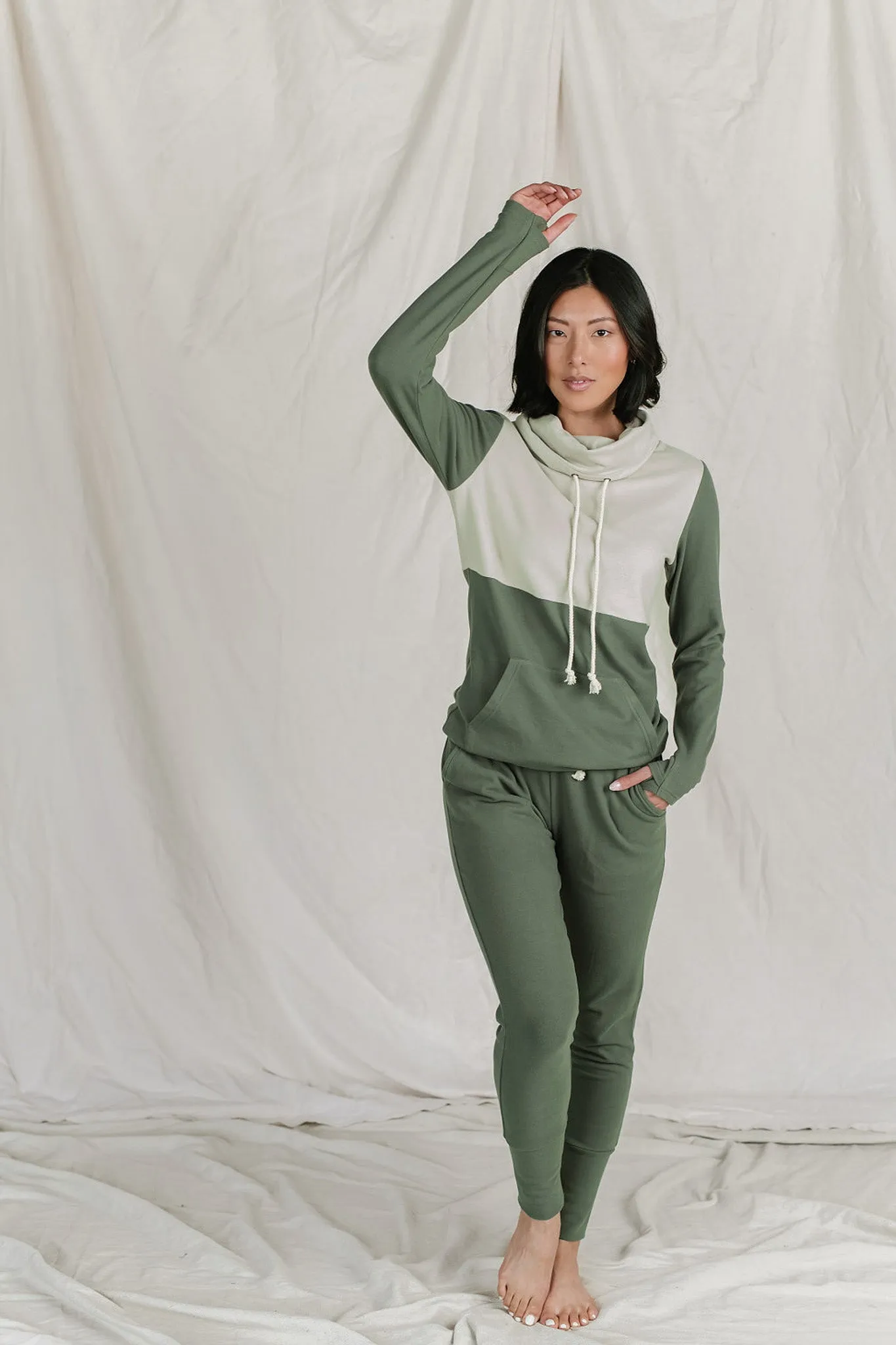 Ampersand Avenue Jogger Performance Fleece - Wanderlust