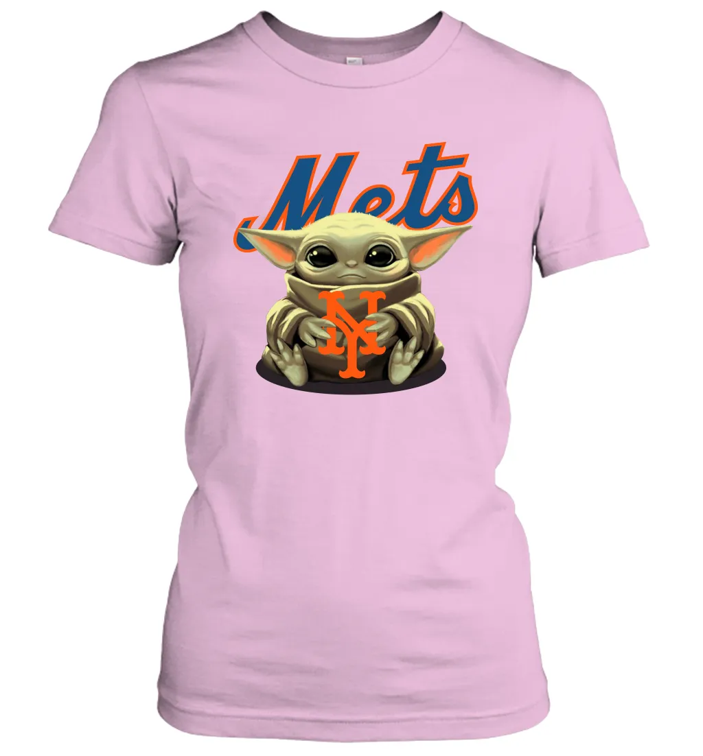 Baby Yoda Hugs Loves The New York Mets Baseball Womens T-Shirt