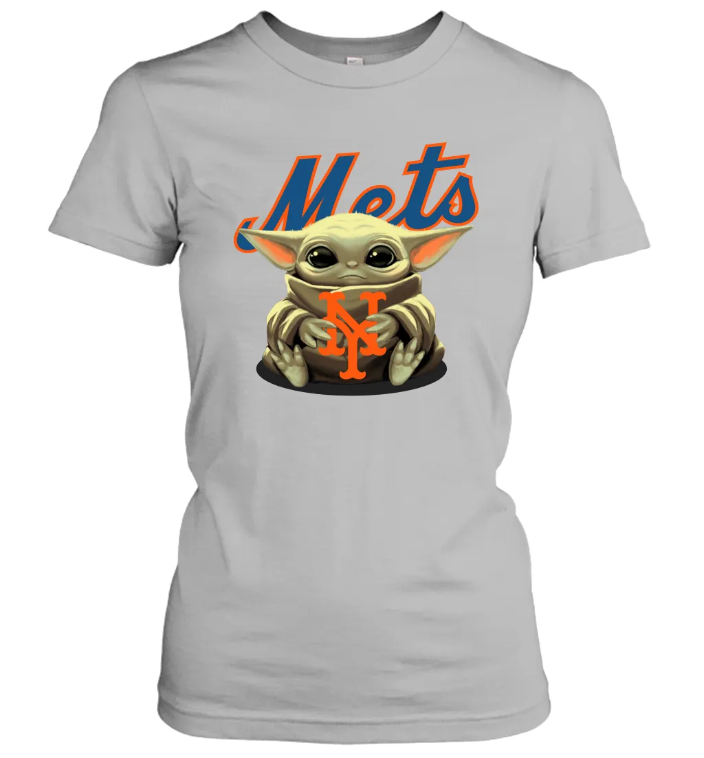 Baby Yoda Hugs Loves The New York Mets Baseball Womens T-Shirt