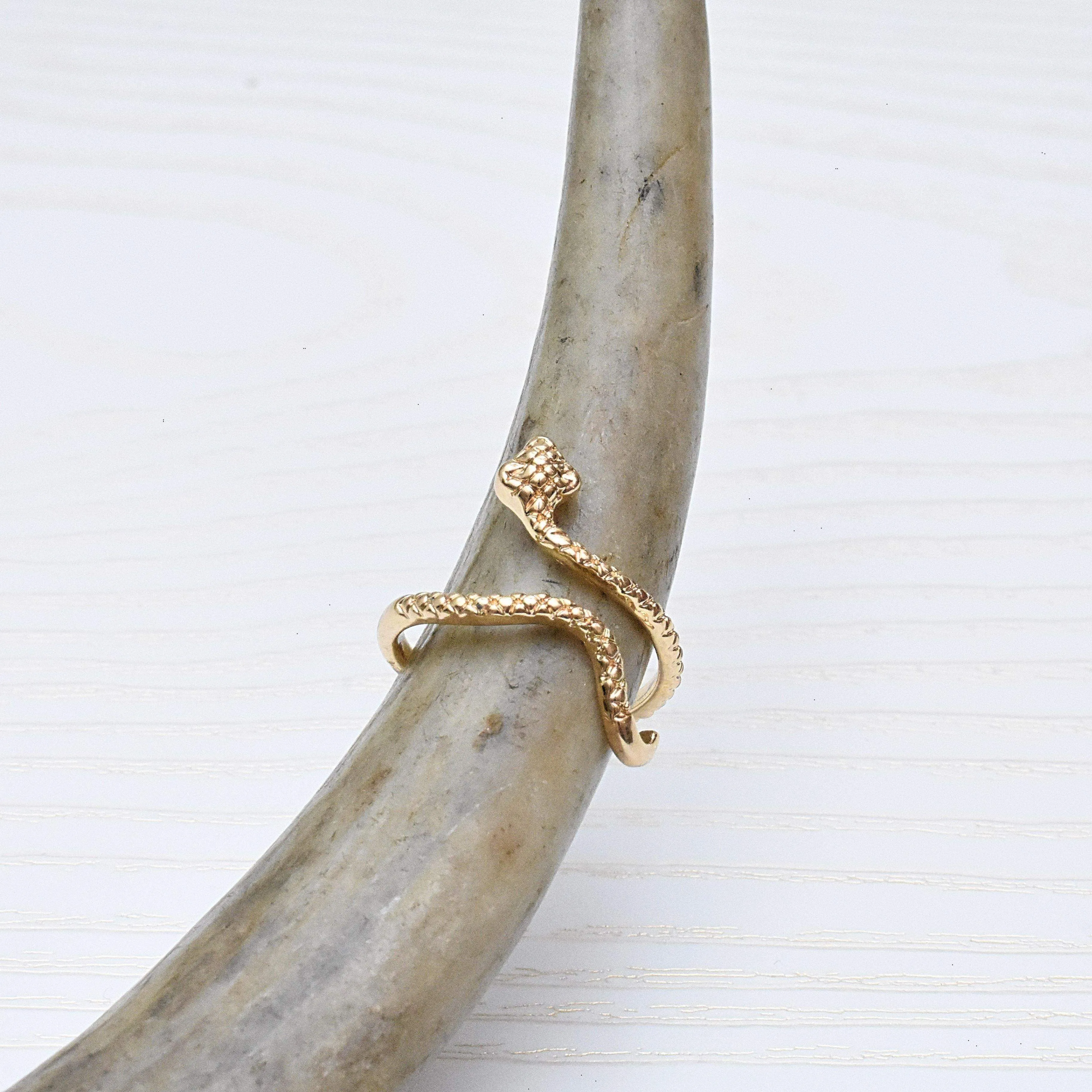 Dancing Snake Ring