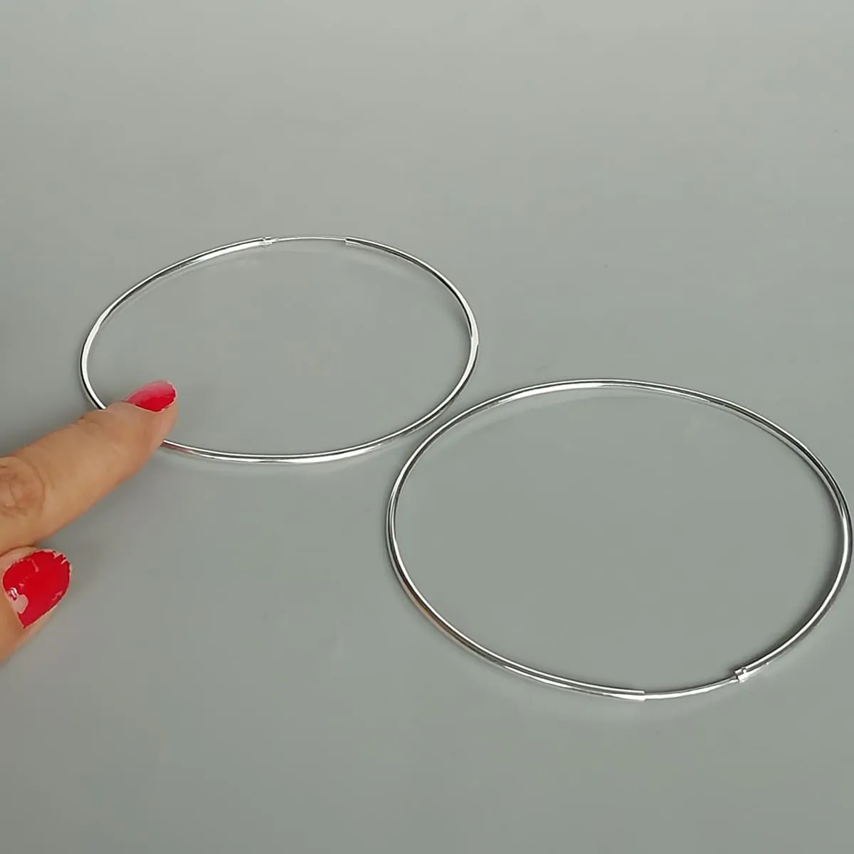 Large and light 90 mm continuous sterling silver hoops | Endless hoops | E1047